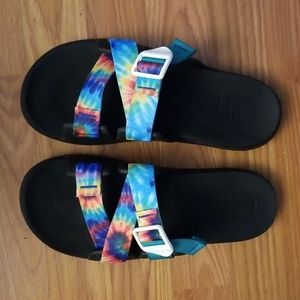 NWOT Chacos Chillos tie dye sandals